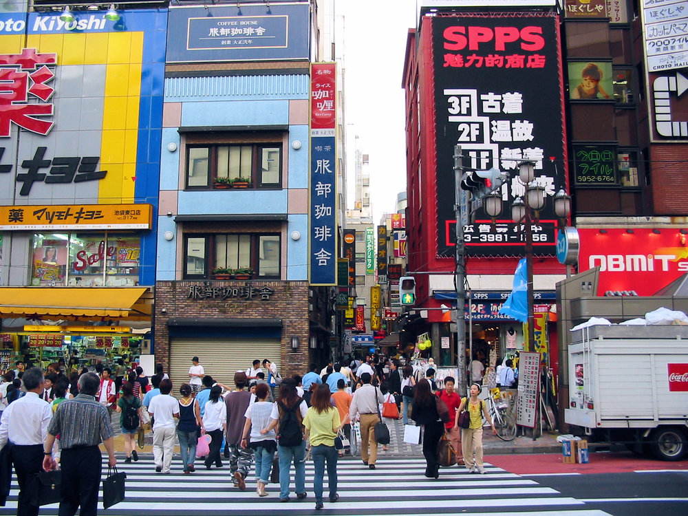 Crosswalks at Ikebukuro, Tokyo / Photo credit: Stéfan Le Dû on Flickr