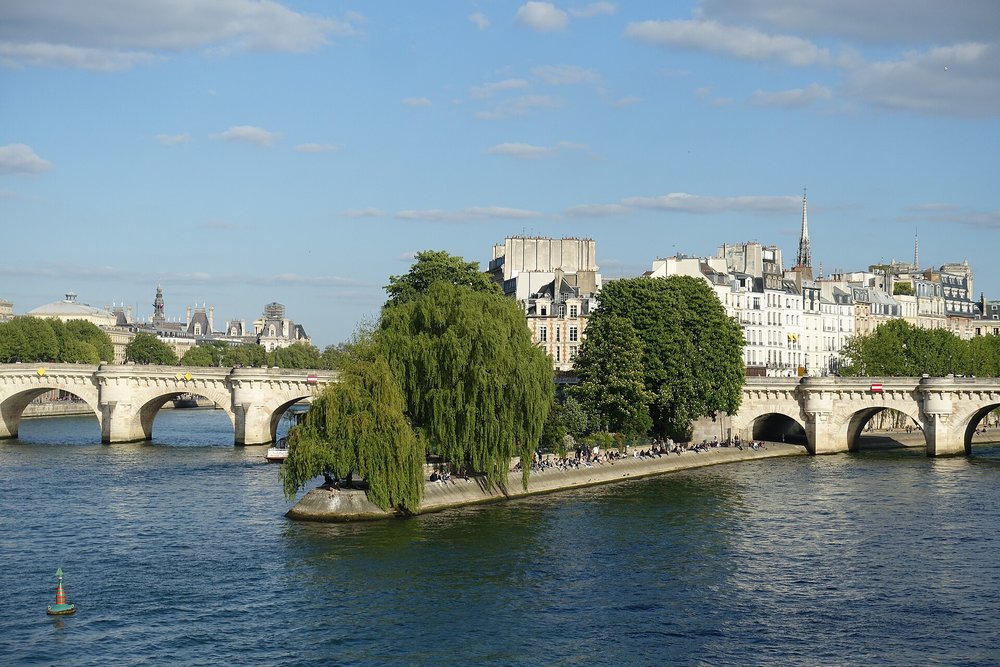 Square du Vert-Galant as seen from the Seine