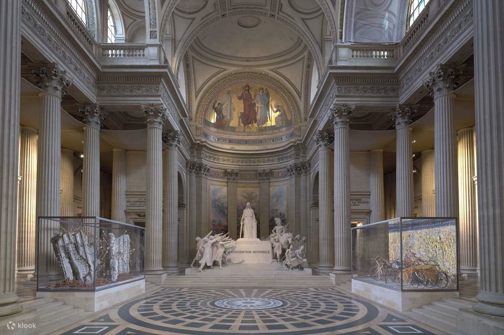 The interior of the Panthéon