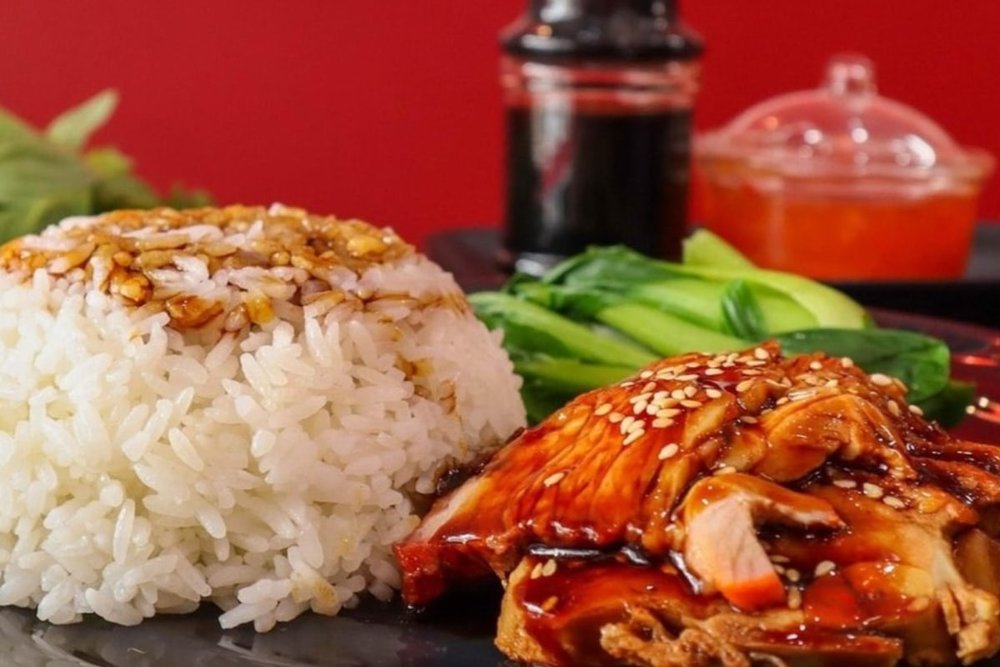 Cơm Vịt Quay Kiểu Singapore - Tinh Hoa Quay Chảo Với Lớp Da Giòn Tan Đượm Vị Đảo Quốc