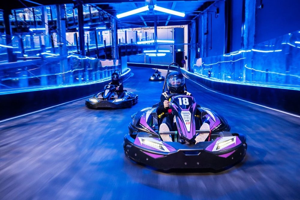 HyperDrive - Đường Đua Go-Kart Điện Trong Nhà Đầy Phấn Khích Tại Sentosa