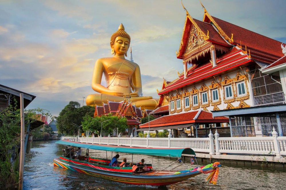 Các Địa Điểm Du Lịch Gần Trạm Tàu Điện Bangkok