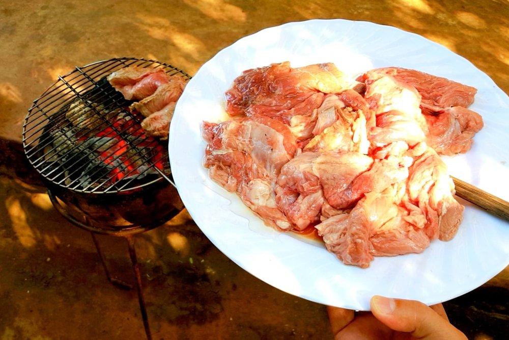 Bữa Trưa Với Bò Nóng Phú Quý - Đặc Sản Gây Thương Nhớ