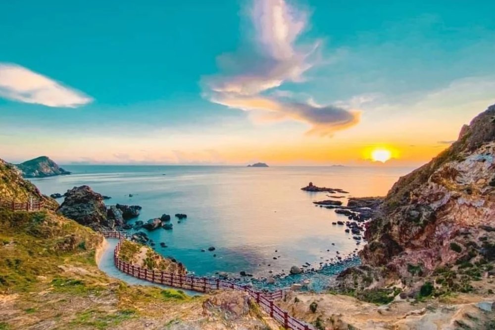 07:00 - Đón Bình Minh Tại Eo Gió Nhơn Lý