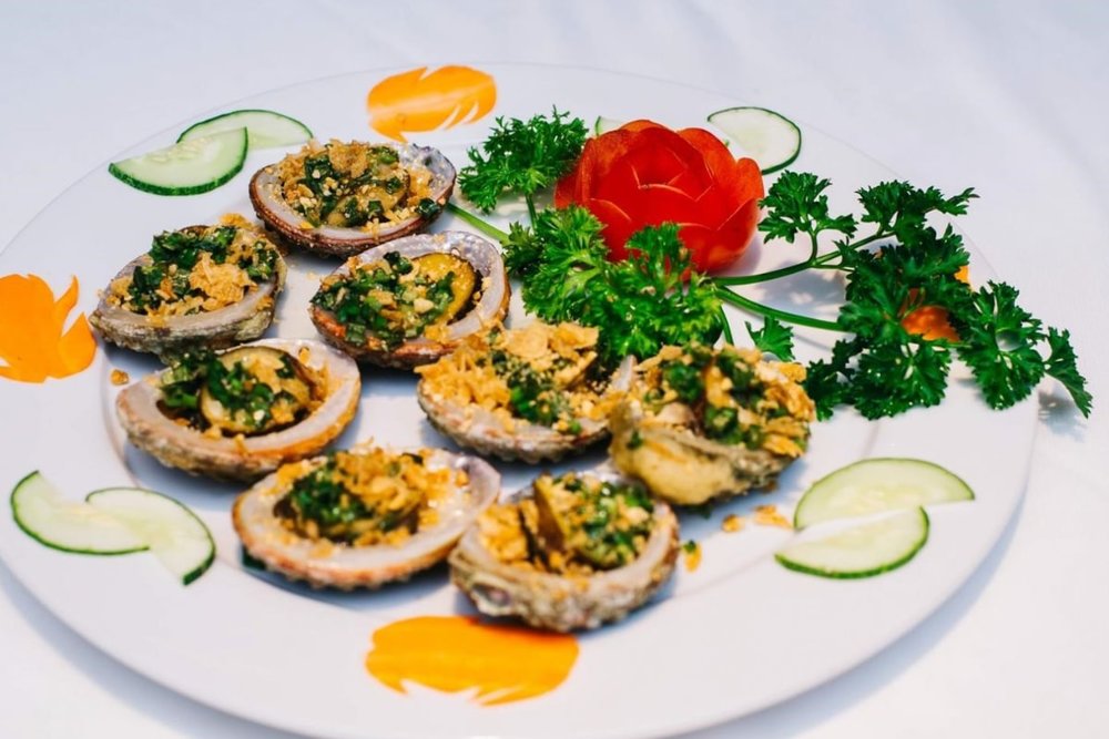 Bào Ngư Nướng Mỡ Hành - Đẳng Cấp Biển Cả