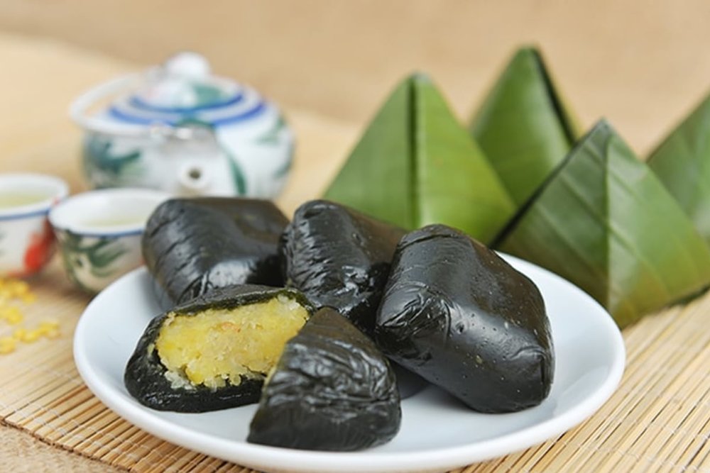 Bánh Ít Lá Gai - Thức Quà Quê Bình Dị