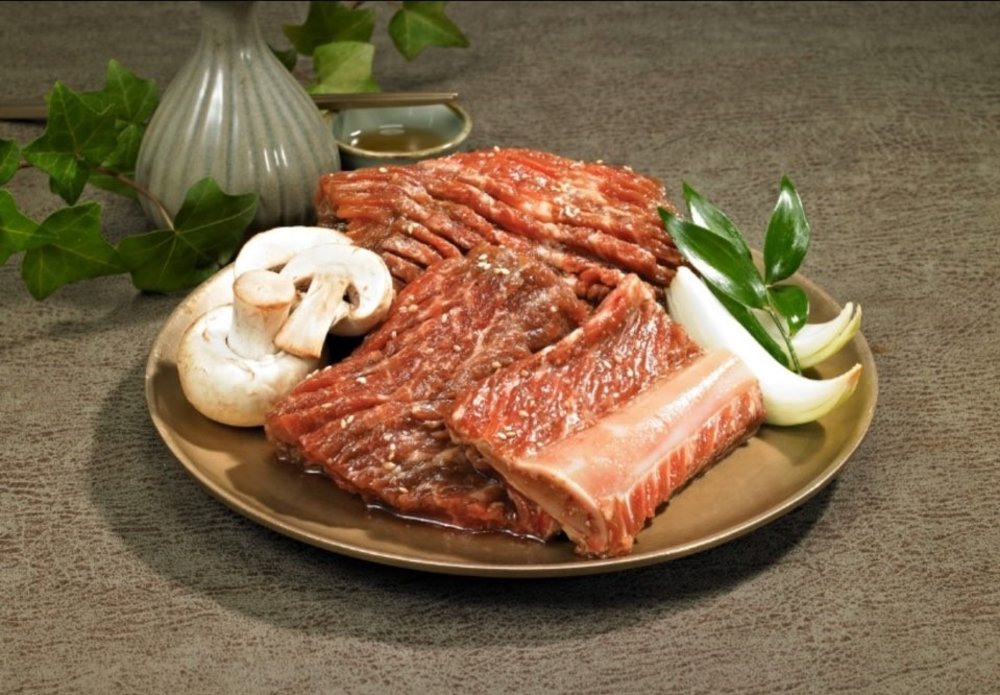 A plate of marinated meat at Wangbijip.