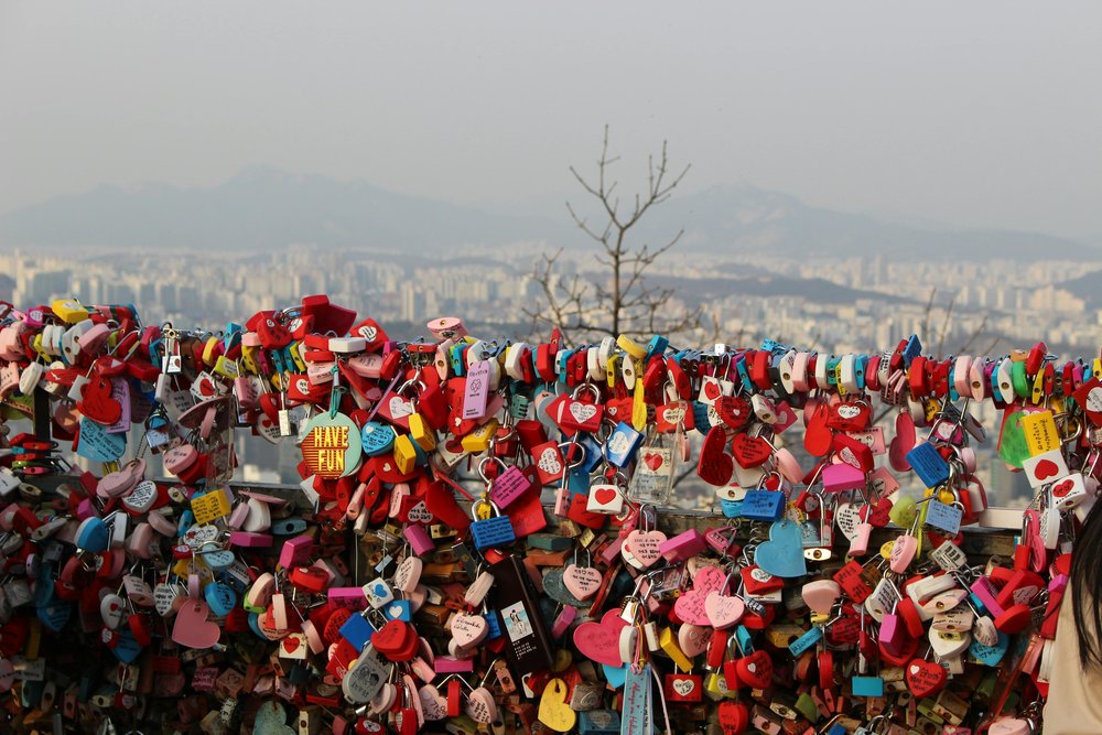 Love locks overlooking Seoul at N Seoul Tower | Photo Credit: 전주홍 on Pexels