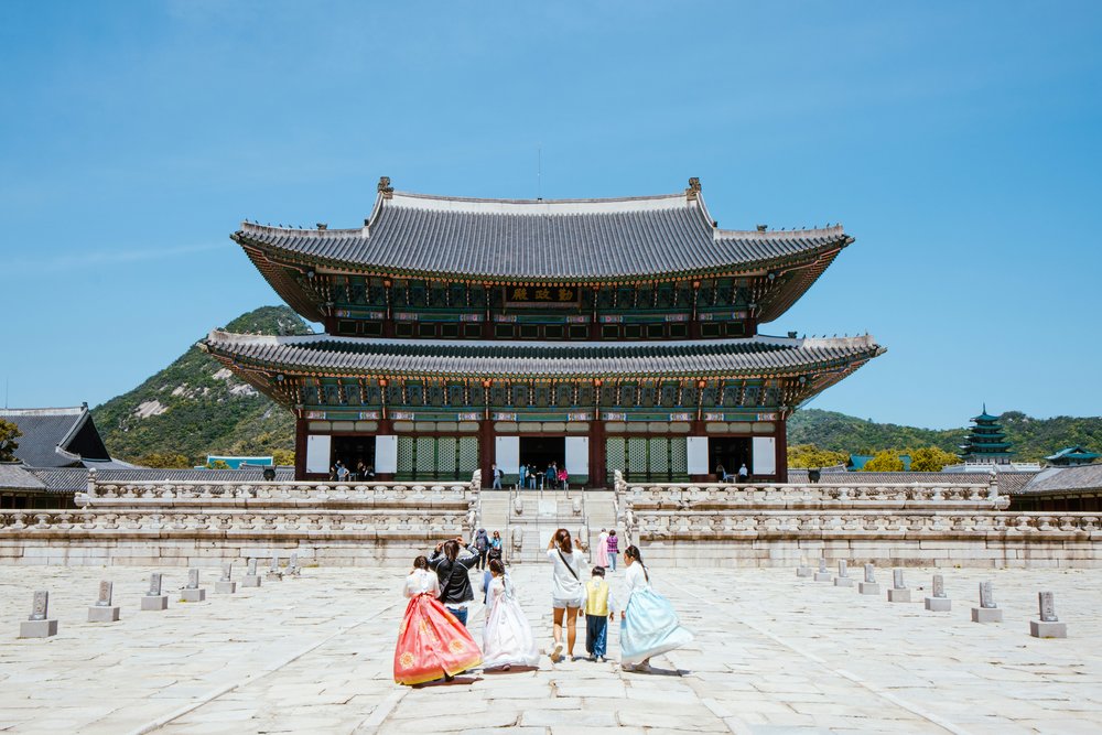 Grand courtyard at Gyeongbokgung Palace | Photo Credit: yeojin yun