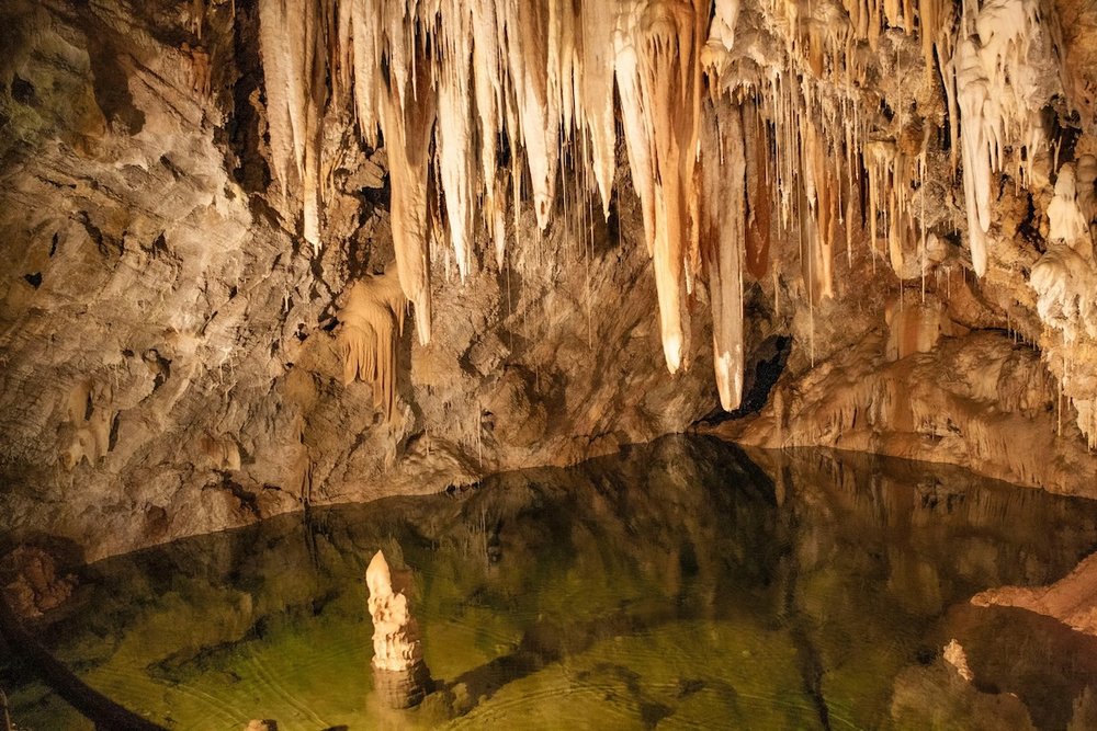 Hinagdanan Cave