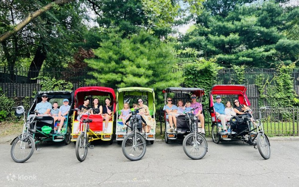 Visitors enjoying the Central Park pedicab tour