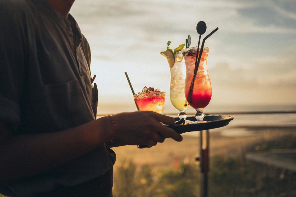 A mix of sundowner cocktails | Photo Credit: Elina Sazonova on Pexels