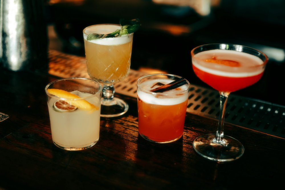 Craft cocktails ready by the bar | Photo Credit: Wolrider YURTSEVEN on Pexels
