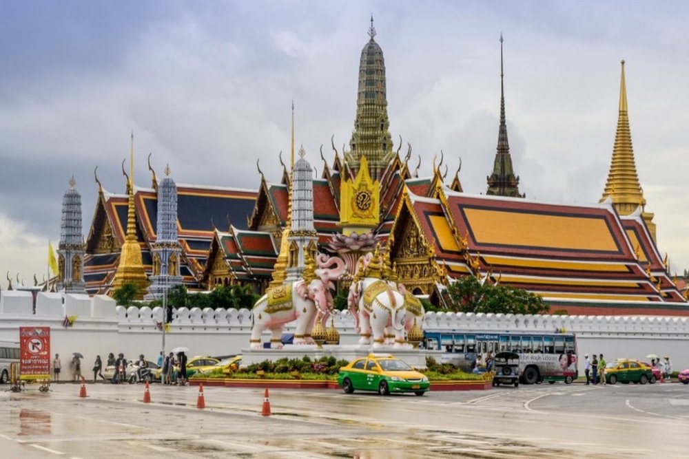 Hào Quang Lịch Sử Giữa Lòng Bangkok: Cung Điện Hoàng Gia & Chùa Phật Ngọc
