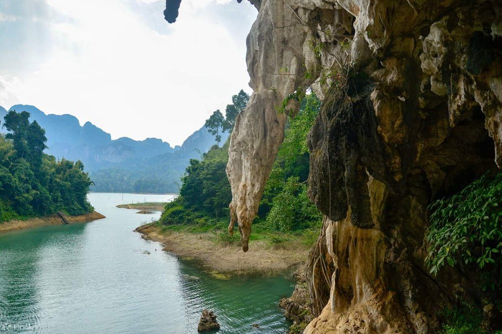 Hành Trình Tìm Về Chốn "Hạ Long Phương Nam" Tại Hồ Cheow Lan