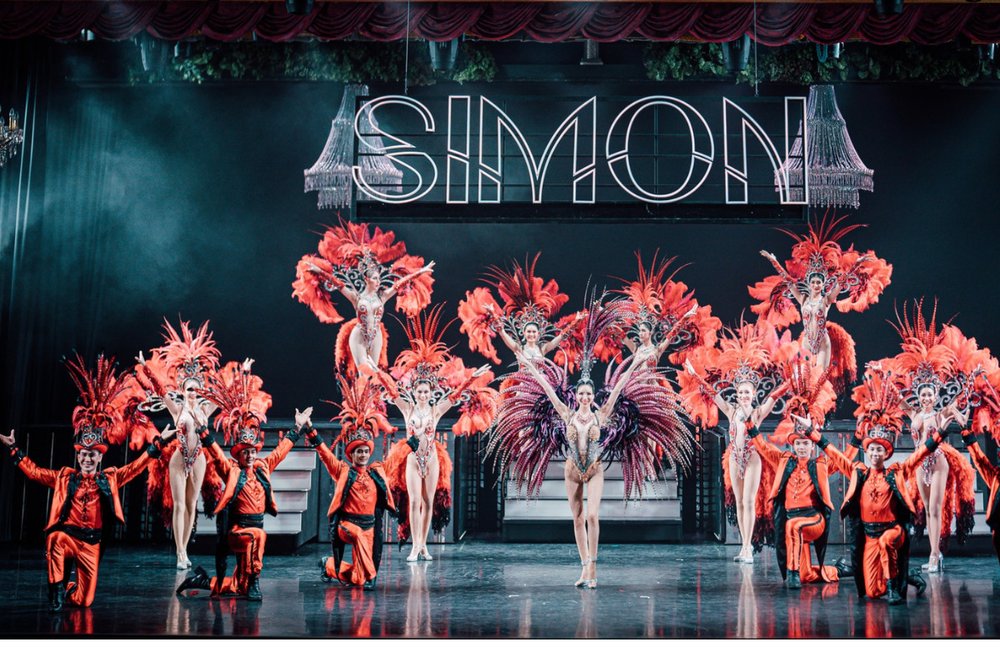 Đắm Chìm Trong Ánh Đèn Sân Khấu Tại Simon Cabaret Show Phuket