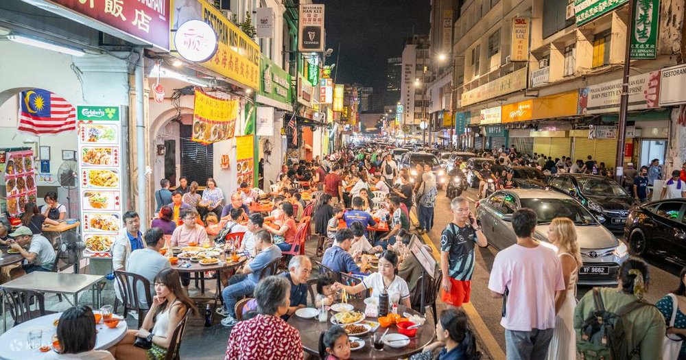 Tối: Thưởng Thức Ẩm Thực Đường Phố Và Dạo Chợ Đêm Jalan Alor