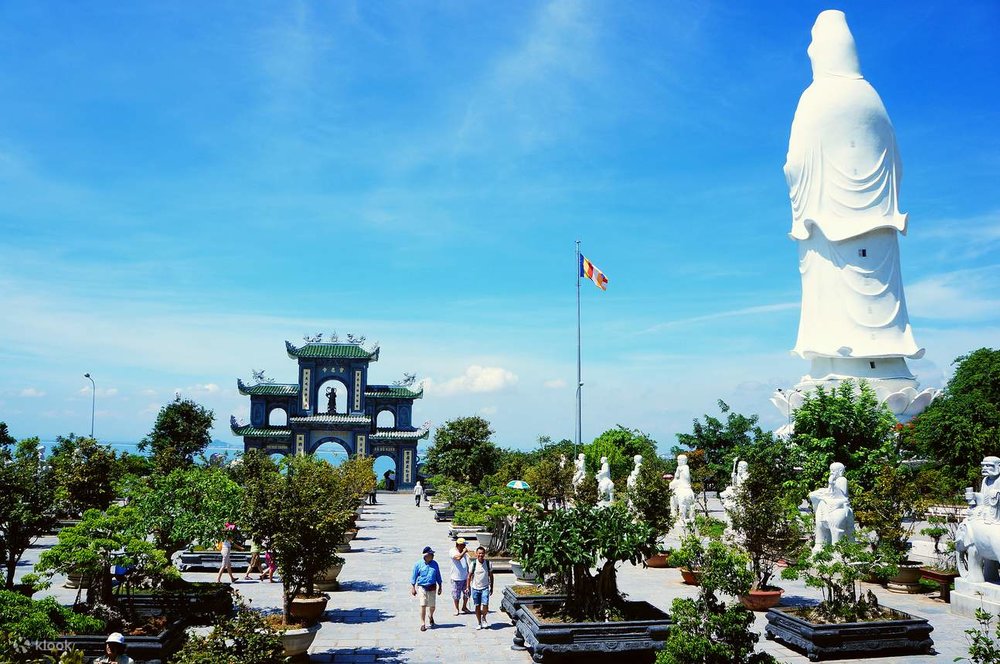  Chùa Linh Ứng Bãi Bụt (Đà Nẵng) - Tựa Lưng Vào Núi, Hướng Mặt Ra Khơi