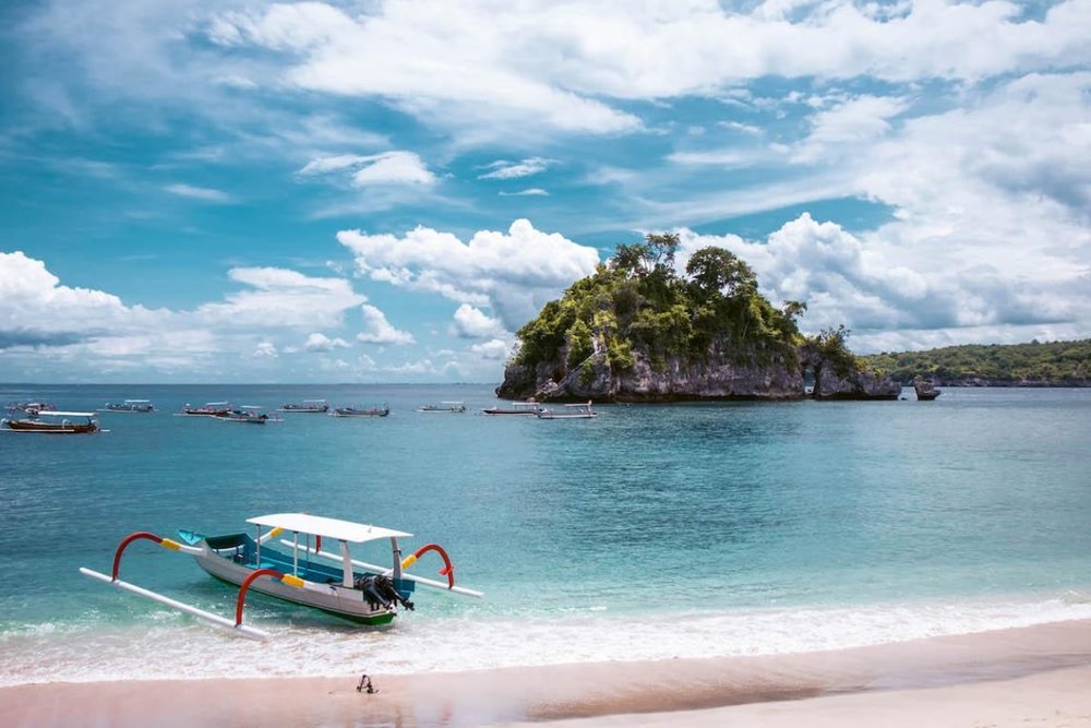 Thư Giãn Tắm Biển Và Ngắm Hoàng Hôn Ở Crystal Bay