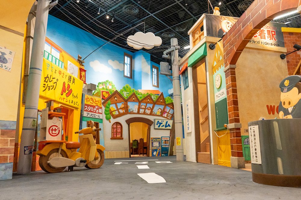 Grand Warehouse - Kho Báu Ghibli Dưới Lòng Đất