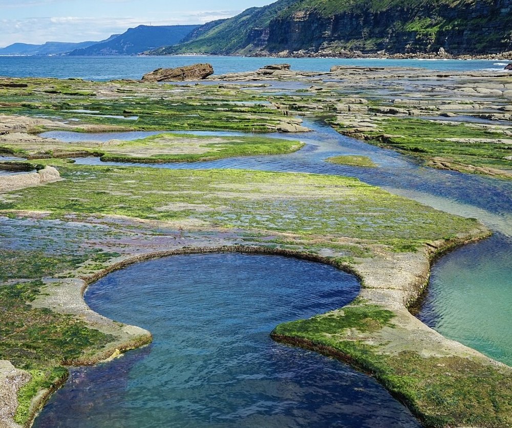 Figure Eight Pools along Royal National Park | Photo from Chapman Brownlow on Wikimedia Commons