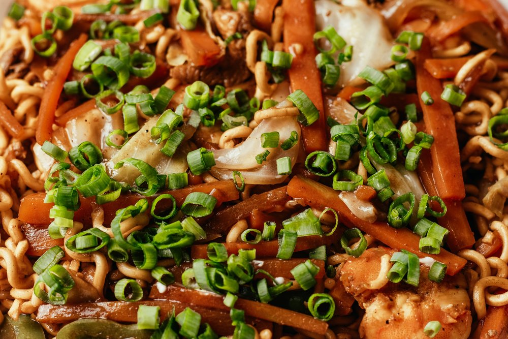 Close up look of yakisoba dish