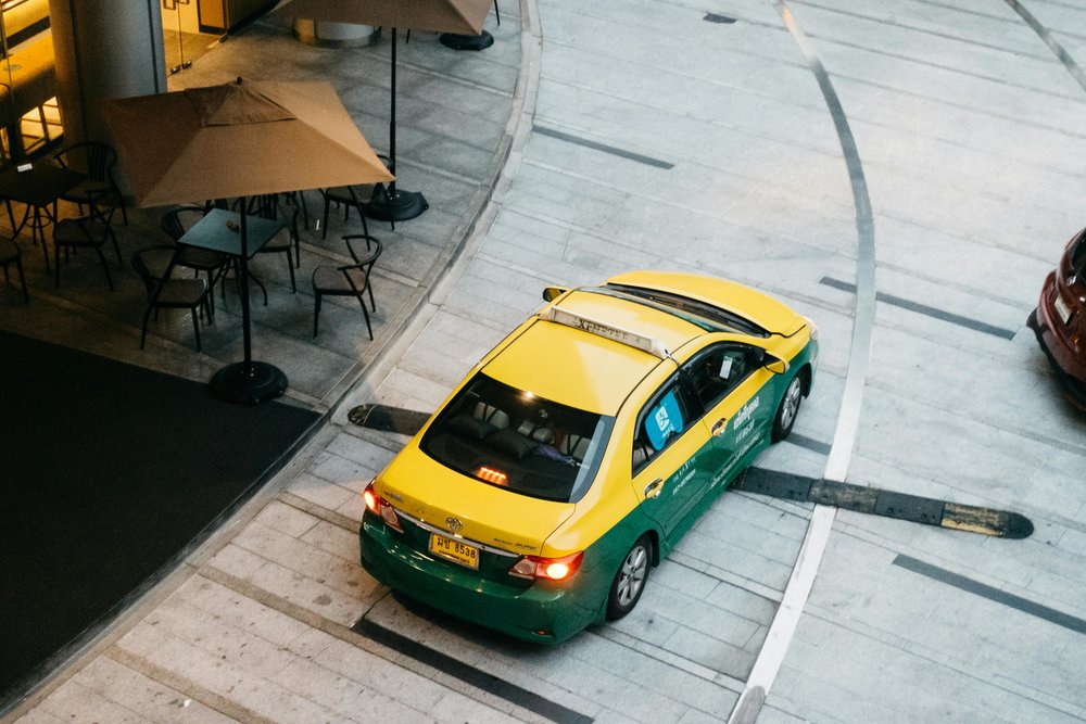 Taxi in Vietnam | Photo Credits: Markus Winkler on Pexels