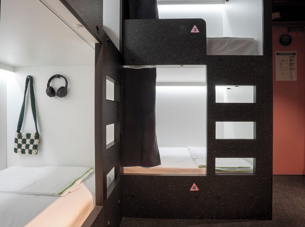 A double-deck room in Amistat City Hostel, Barcelona