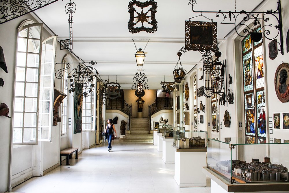 Musée Carnavalet exhibits | Photo Credits: Shadowgate on Wikimedia