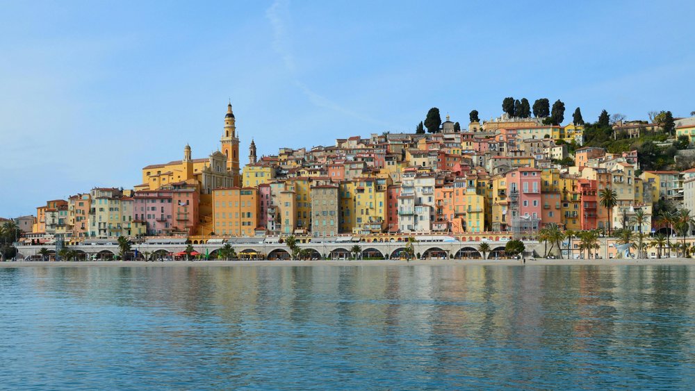 The pastel-painted town of Menton in the French Riviera | Photo by SlimMars 13 on Pexels
