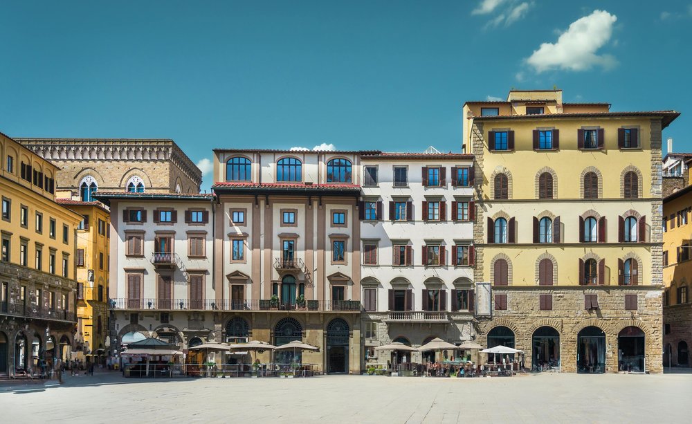  Historic townhouses in Piazza della Signoria | Photo Credit: Jakub Zerdzicki