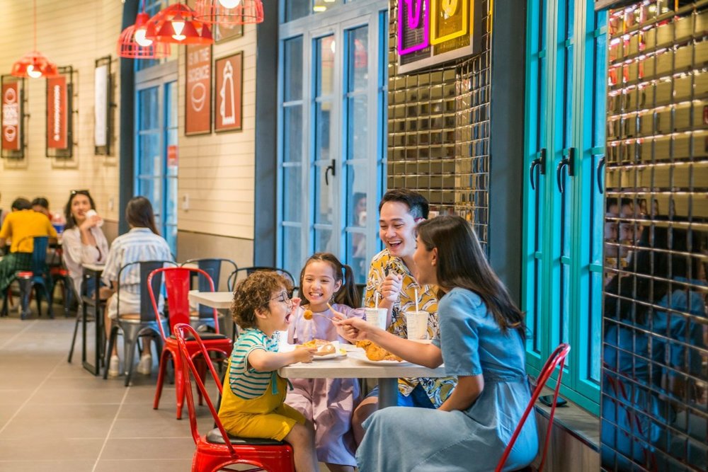 Ăn Gì, Mua Gì Tại VinWonders Phú Quốc? Lưu Ý Để Không Bị "Viêm Màng Túi"