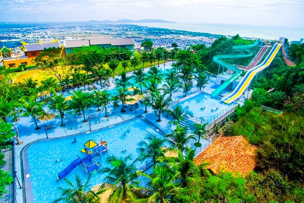 Công Viên Nước Trên Núi: Giải Nhiệt Cực Đã Với Bộ Đôi Đường Trượt Thót Tim