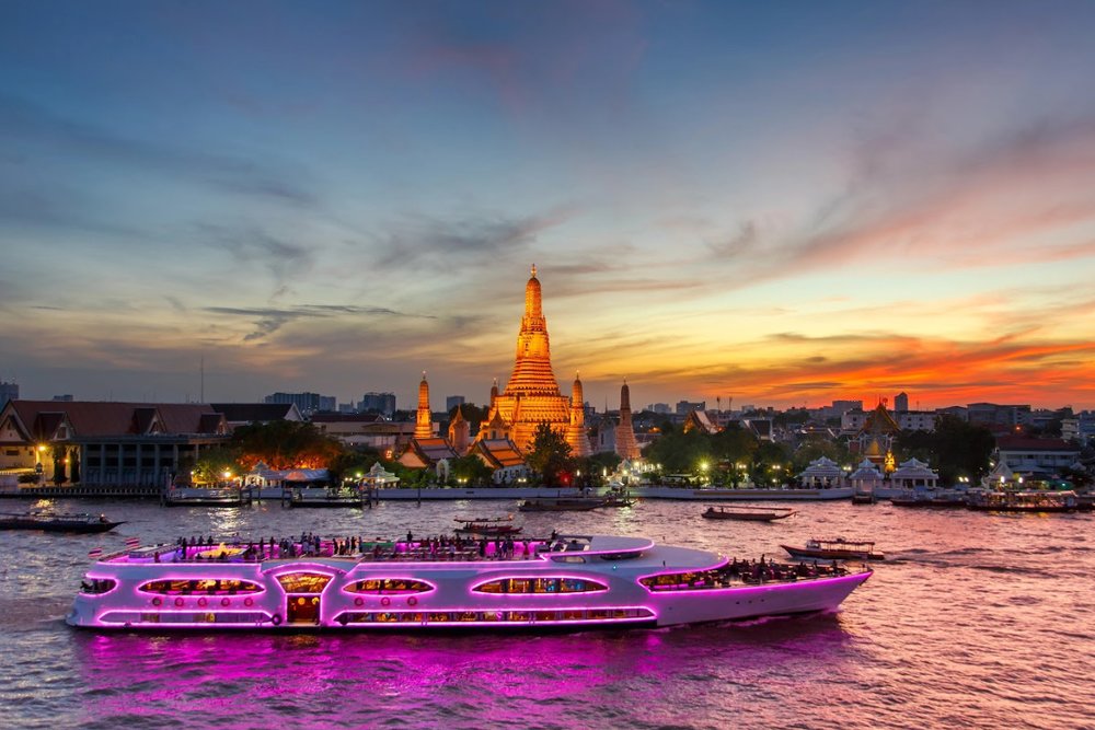 Đi Du Thuyền Sông Chao Phraya Mùa Nào Tình Nhất Cho Các Cặp Đôi?
