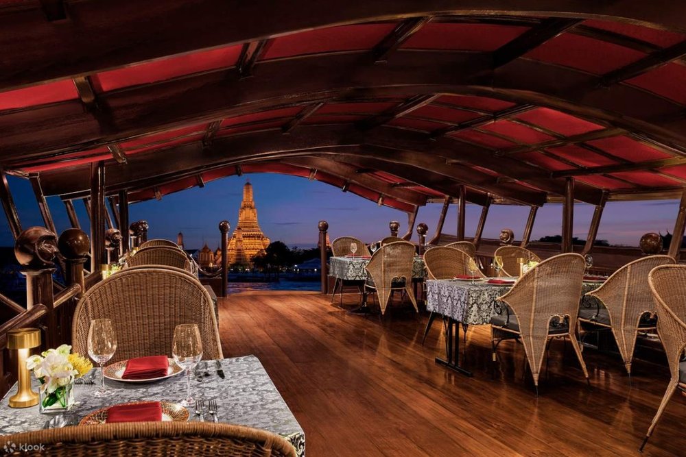Manohra Cruise: Chiếc Thuyền Gỗ Cổ Kính Cho Đêm Hẹn Hò Riêng Tư, Đậm Chất Thơ