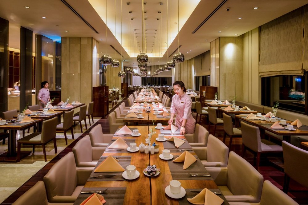 Buffet Hải Sản La Brasserie: "Huyền Thoại" Tôm Hùm Khổng Lồ Đẳng Cấp 5 Sao