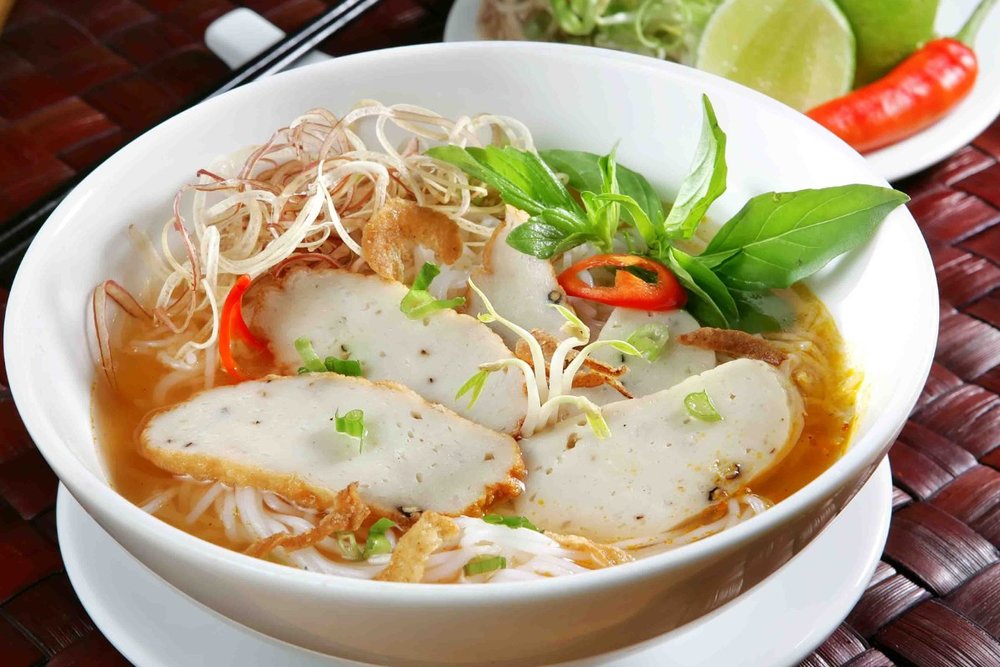 Bánh Canh Chả Cá: Hương Vị Bình Dân Gắn Liền Với Tuổi Thơ