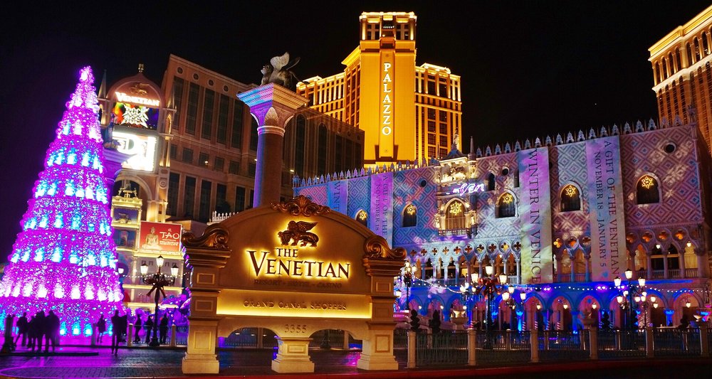 The Venetian during Christmas season | Photo by Michelle Maria on Wikimedia