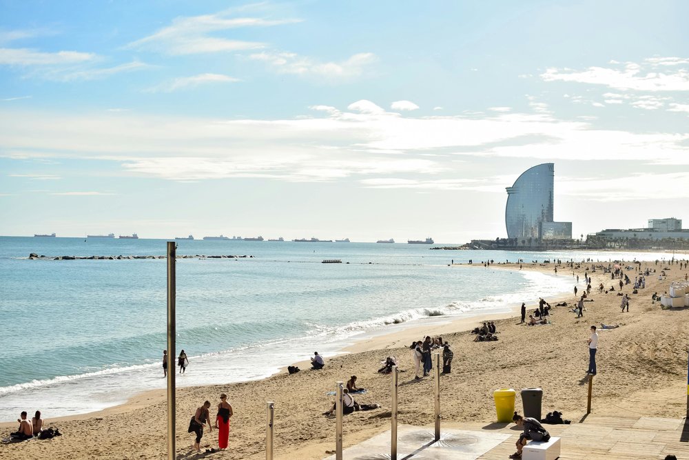 Sunny day at Barceloneta Beach | Photo Credits: Vinícius Vieira ft on Pexels