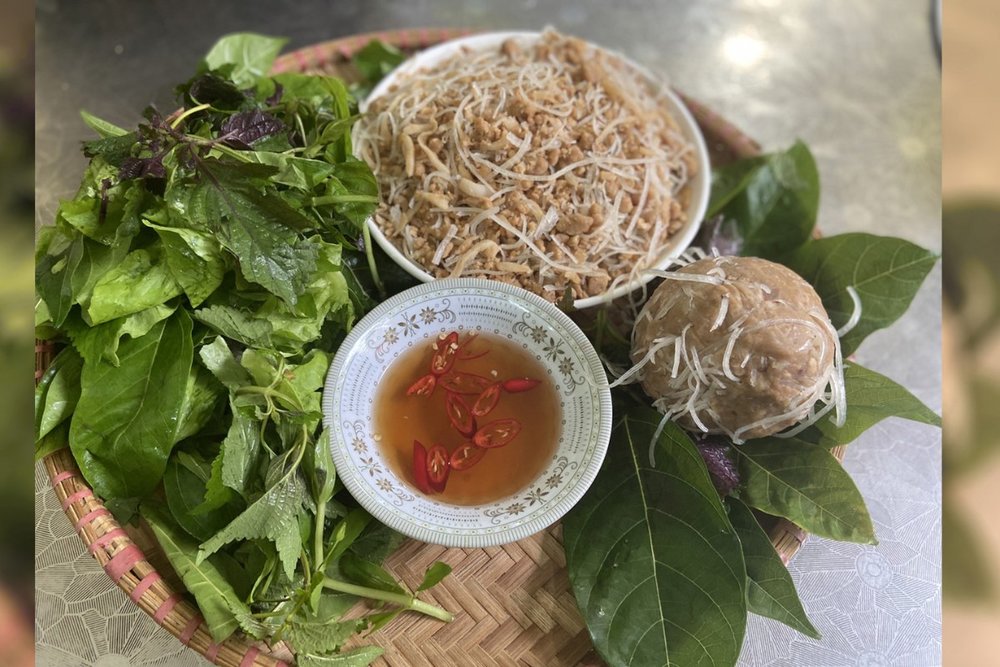 Nem Chua & Nem Chạo Quảng Yên - Món Ăn Vặt "Càng Nhai Càng Cuốn"