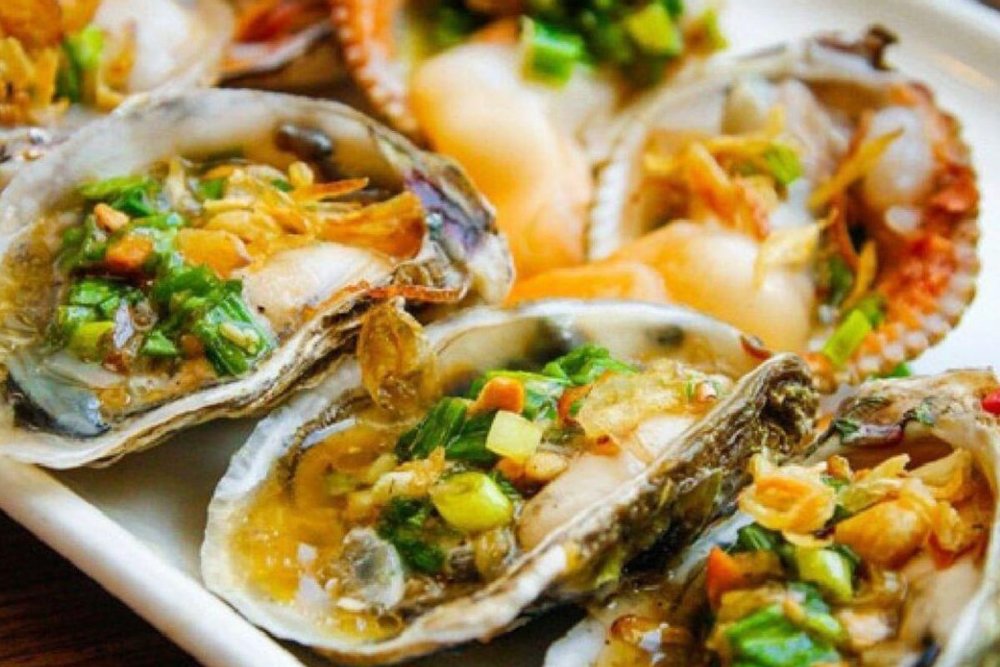 Hàu Nướng Mỡ Hành - Tươi Ngon Đúng Chất Biển