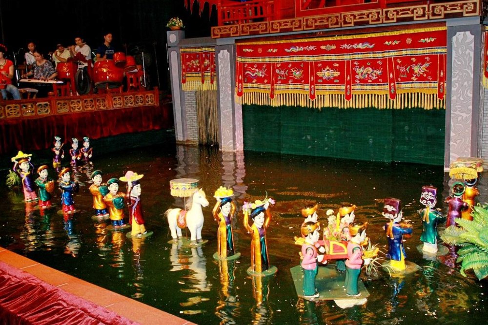 Nghệ Thuật Múa Rối Nước Tại Nhà Hát Rồng Vàng: Chạm Vào Kho Tàng Văn Hóa Dân Gian Giữa Lòng Thành Phố