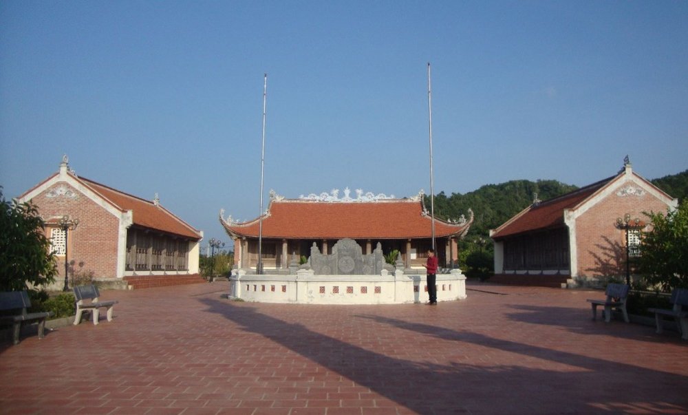  Đền Trần Khánh Dư - Dấu Ấn Lịch Sử Gắn Liền Với Vân Đồn