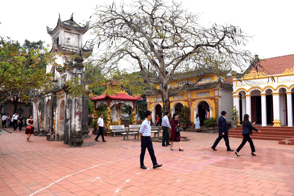 Chùa Quan Lạn (Linh Quang Tự)