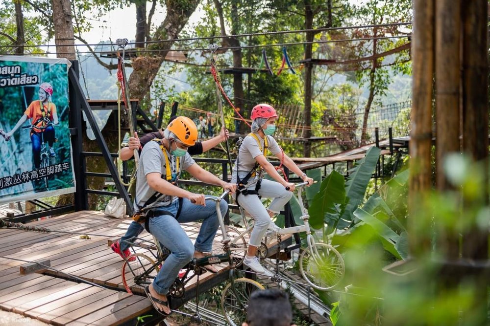 Công Viên Mạo Hiểm Pong Yang: Thử Thách Bản Thân Với Loạt Trò Chơi Hú Tim Giữa Rừng Già