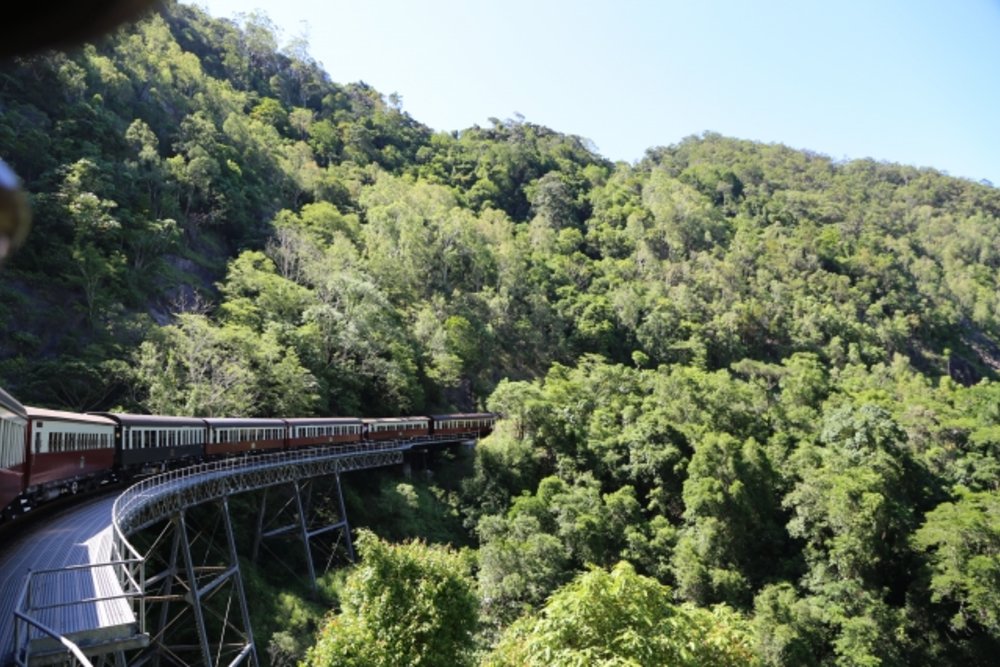 キュランダ鉄道 ストーニークリーク滝