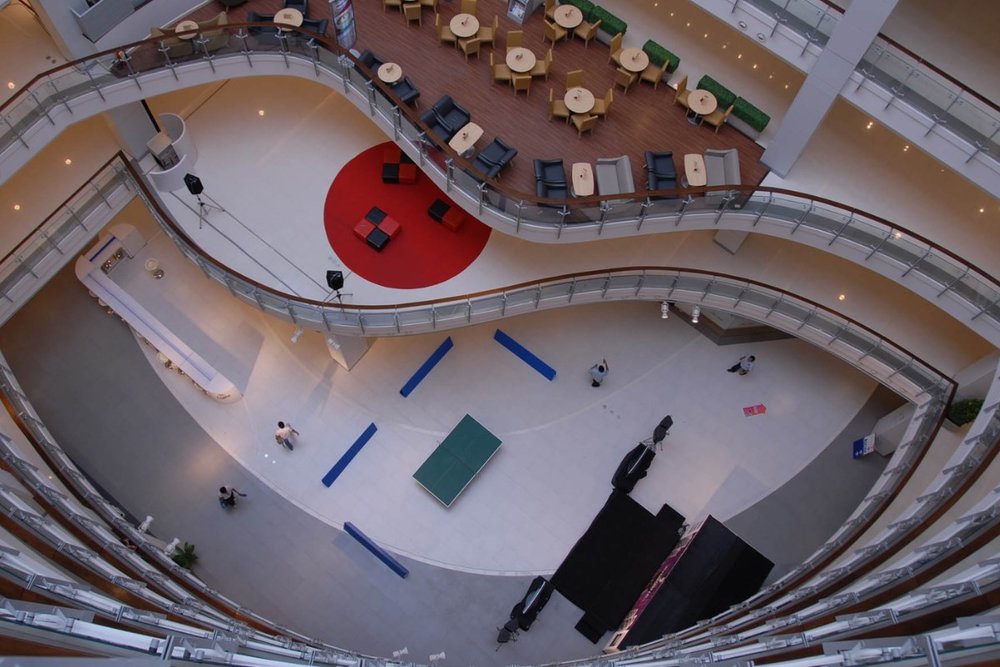 Lầu 3 Central World: Thế Giới Đa Sắc Màu Cho Hội "Năng Động"