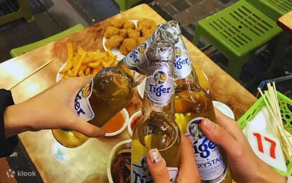 Tối (18:30 PM - Khuya): Food Tour Và Bia Hơi Phố Cổ