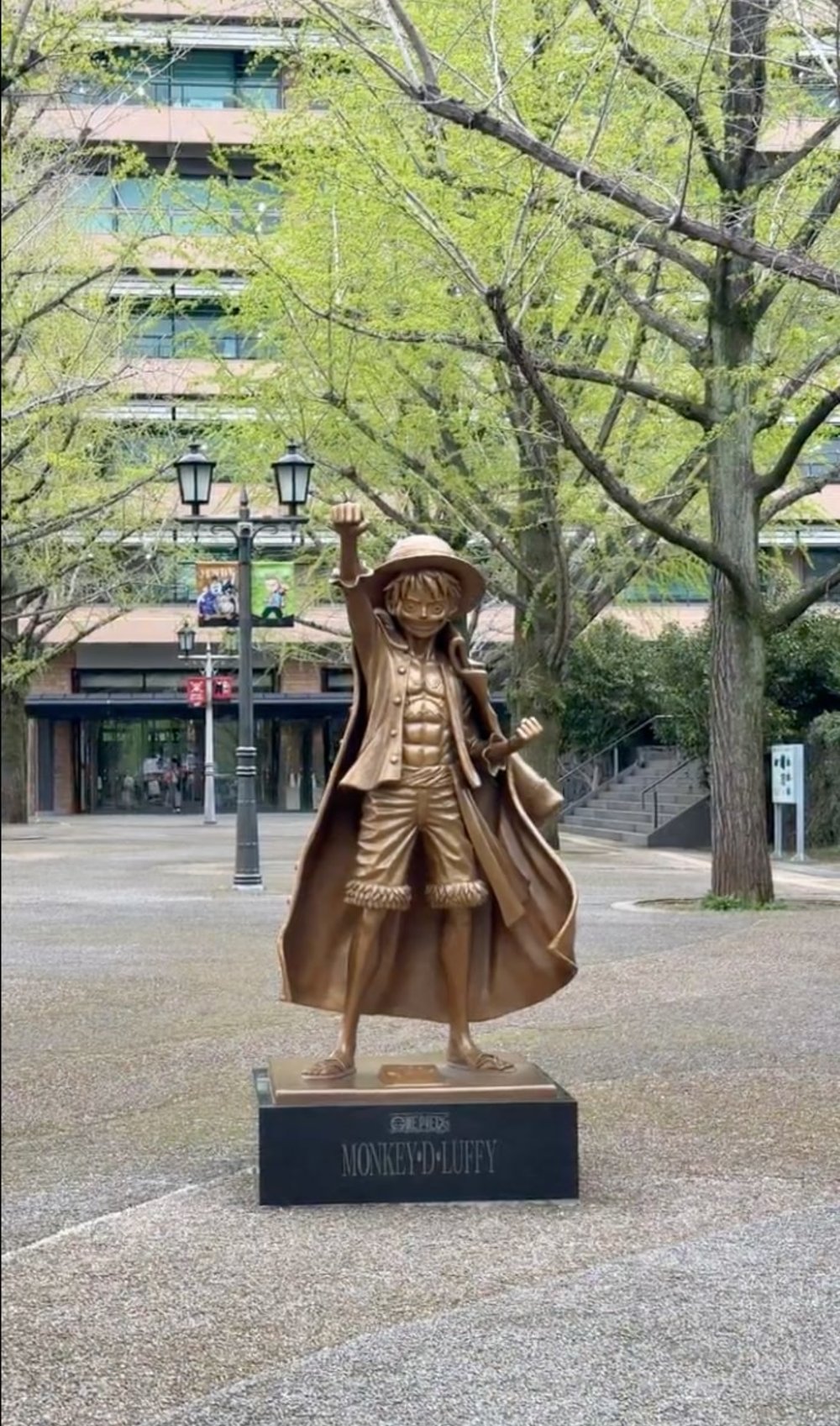 Monkey D Luffy Statue