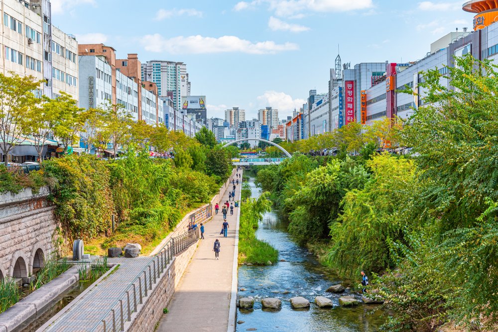 Dòng Suối Cheonggyecheon (Can This Love Be Translated?)